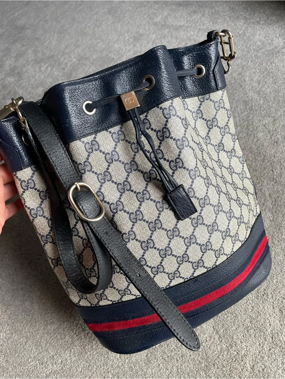 Authentic Gucci vintage web sherry line bucket crossbody bag - Picture 3 of 16